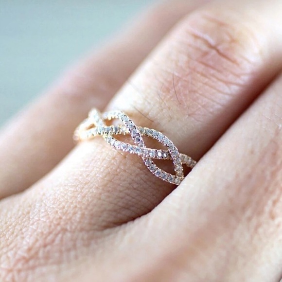 ¥ NEW ROSE GOLD TWIST DIAMOND RING - Picture 3 of 4